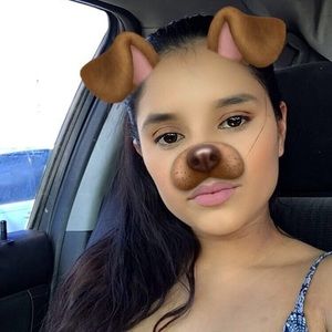 Meet your Posher, Desiree